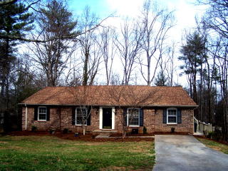 203 Northwood Dr, Morganton, NC 28655-9053