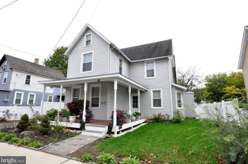 610 2nd St, Florence, NJ 08518-1102