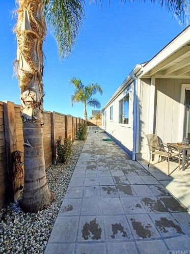 19778 Canyon View Dr, Santa Clarita CA  91351-5717 exterior