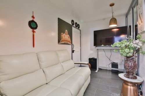 10891 Hulme Ave, Lynwood CA  90262-2231 exterior