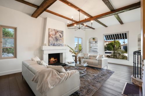 2824 Chatsworth Blvd, San Diego CA  92106-1462 exterior