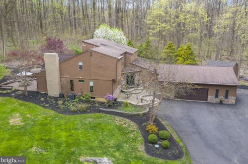 625 Kulp Rd, Perkiomenville, PA 18074-9557