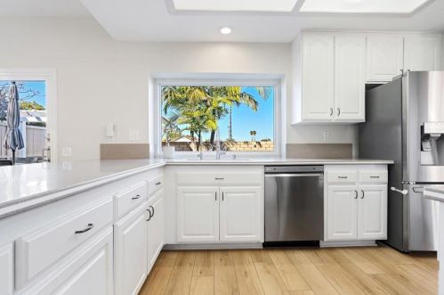 1938 White Birch Dr, Vista CA  92081-7316 exterior