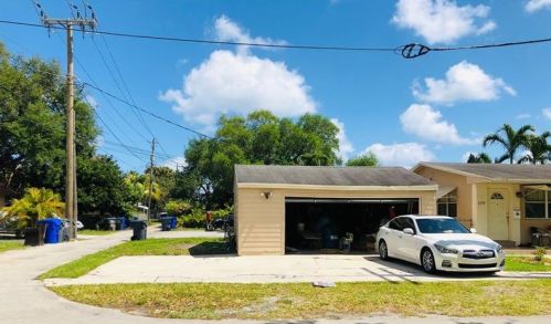 2201 23rd Ave, Hollywood, FL 33020-2007