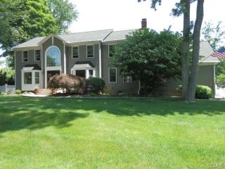 146 Beechwood Ave, Bridgeport, CT 06611-1648