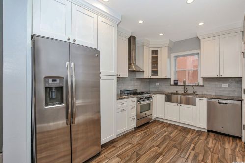 88-18 129th St, Jamaica, NY 11418-2811