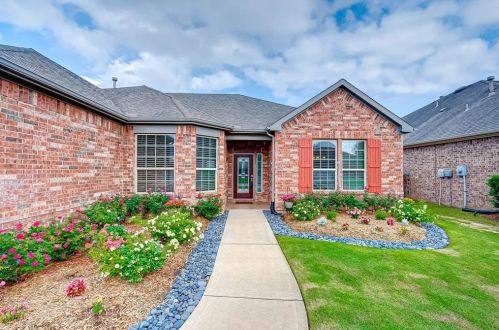 815 Texas Star Dr, Richmond, TX 77469-5779