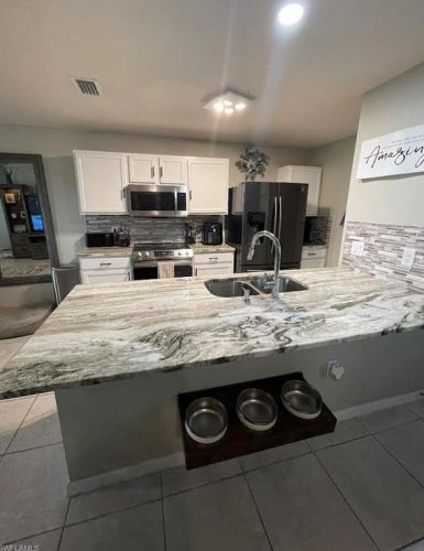 1910 15th St, Cape Coral, FL 33909-1648