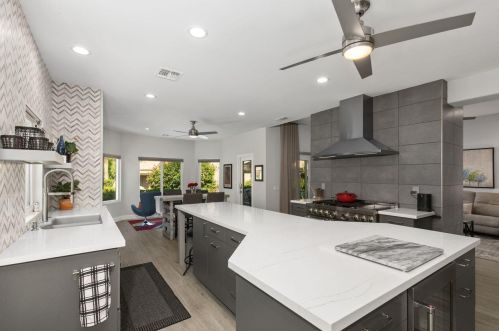 48221 Calle Florista, La Quinta CA  92253-2251 exterior