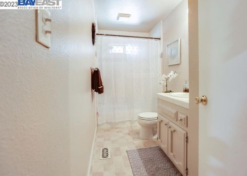 1617 Dulwich Dr, Modesto CA  95358-1021 exterior