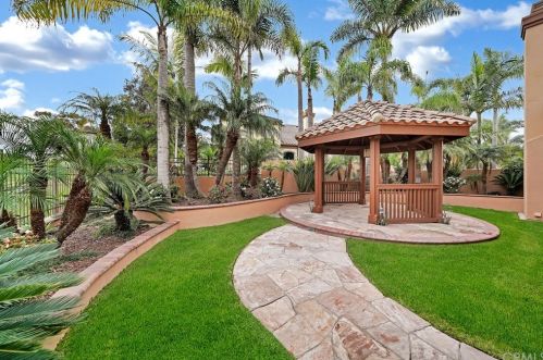 6471 Morningside Dr, Huntington Beach CA  92648-6106 exterior