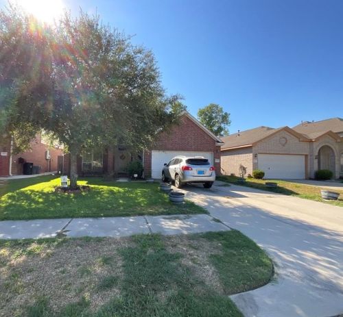 8515 Highlands Xing, Highlands, TX 77562-2255