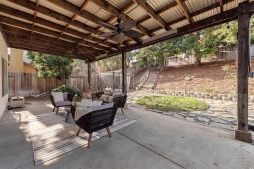208 Bald Eagle Dr, Vacaville CA  95688-1054 exterior