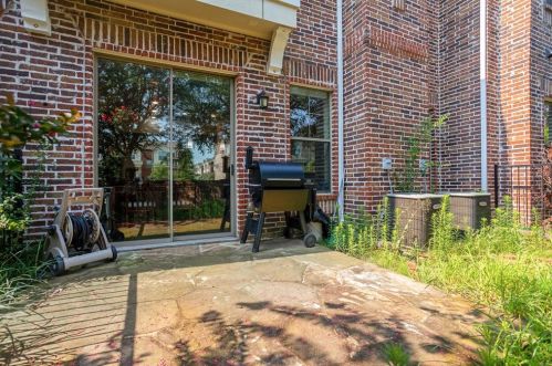 1224 Lake Pointe Way, Richardson TX  75080-8409 exterior