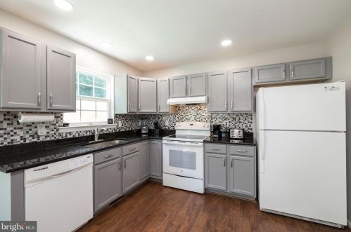 422 8th Ave, Parkesburg PA  19365-1360 exterior