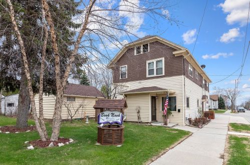 2516 Wollmer St, Manitowoc, WI 54220-4453