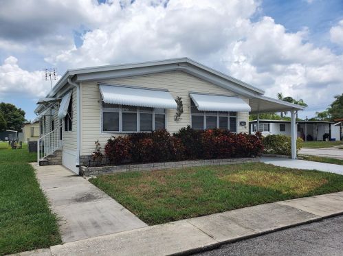 3421 Hampshire Dr, Tarpon Springs, FL 34690-1911