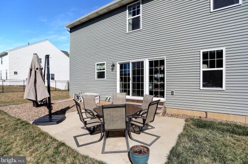 15 Waverly Ln, Carlisle PA  17015-7119 exterior