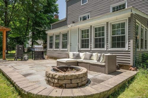 200 Mountain Rd, Hartford CT  06111-1509 exterior