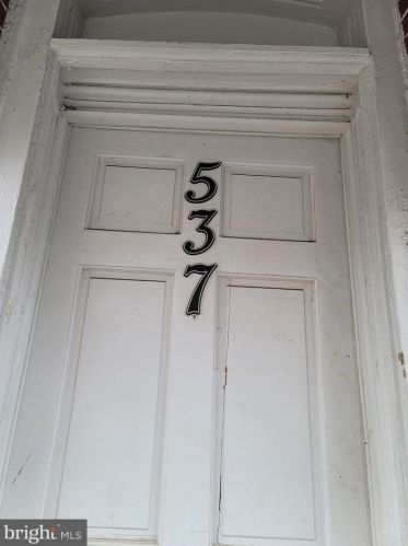 537 Barbadoes St, Norristown, PA 19401-4730