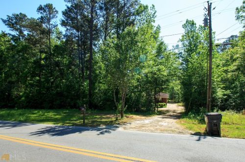 1462 Redwine Rd, Fayetteville GA  30215-2512 exterior