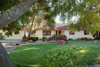 1728 William Dr, Penngrove, CA 94951-9528