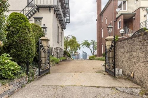 229 Grandview Ave, Pittsburgh PA 15211-1553 exterior