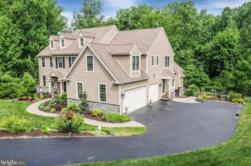83 Bowman Ct, Downingtown, PA 19335-1565