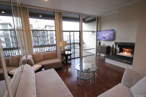 7233 Marina Pacifica Dr, Long Beach CA 90803-3899 exterior