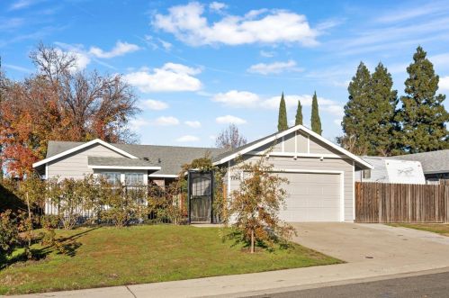 7246 Foxfield Way, North Highlands, CA 95660-3475