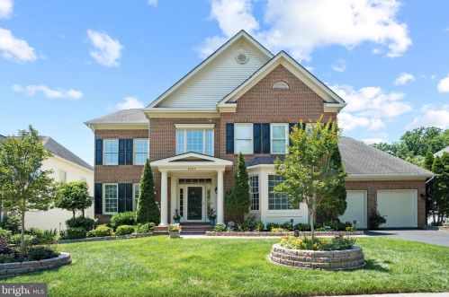 8052 Winstead Manor Ln, Lorton, VA 22079-1143