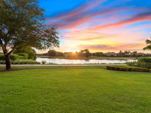 6393 Highcroft Dr, Naples, FL 34119-8443