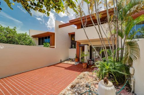 7640 103rd Pl, Miami, FL 33173-2949