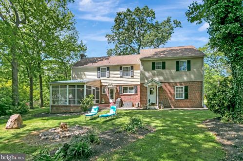 1913 Beechwood Dr, Wilmington, DE 19810-4354