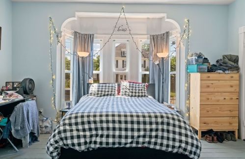 22 Stetson St, Whitman MA 02382-2439 exterior