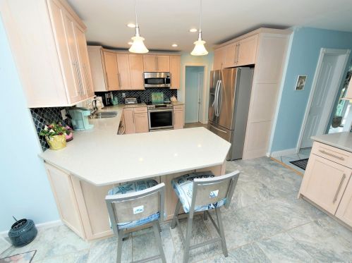 10 Marc Dr, Panamoka NY  11961-2103 exterior