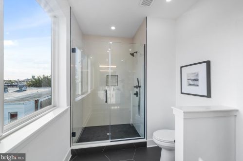 734 Dudley St, Philadelphia PA 19148-2340 exterior