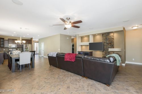 36056 Matthews Dr, San Tan Valley AZ  85143-3545 exterior