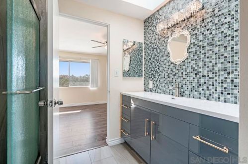 5705 Erlanger St, San Diego CA  92122-3801 exterior