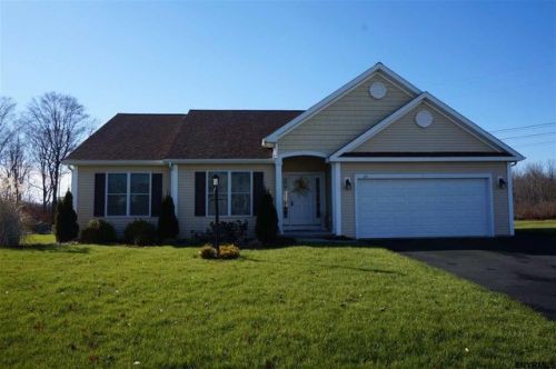 114 Bridle Path, Beckers Corners, NY 12158-1286