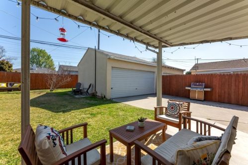 6028 Dunrobin Ave, Lakewood CA  90713-1034 exterior