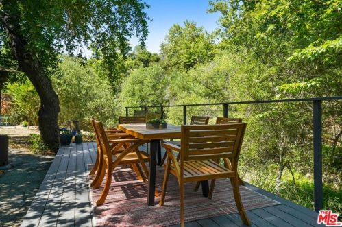 204 Topanga Canyon Blvd, Topanga CA  90290-3837 exterior