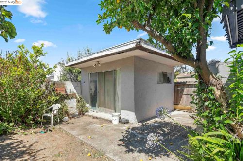 2752 Mabel St, Berkeley CA 94702-2461 exterior