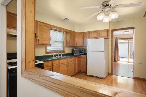 301 8th St, Hobart IN  46342-5124 exterior