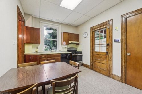 117 Maplewood Ave, Maplewood NJ 07040-1233 exterior