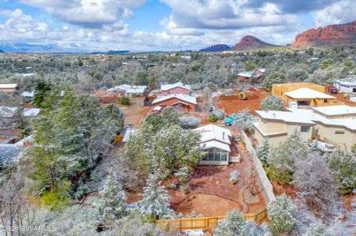 120 Grasshopper Ln, Sedona AZ  86336-4521 exterior