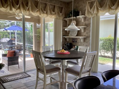 1542 Amherst Dr, Fort Pierce FL  34986-2450 exterior