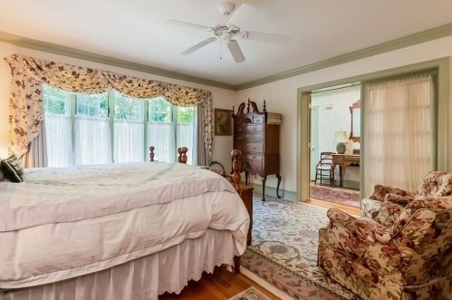 205 Lindley Ave, North Kingstown RI  02852-5761 exterior