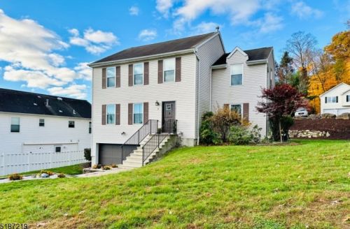 7 Jessica Ln, Dover NJ  07801-4743 exterior