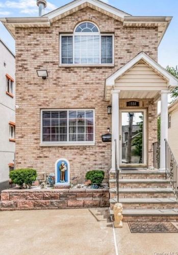 1558 Dwight Pl, Bronx, NY 10465-1122